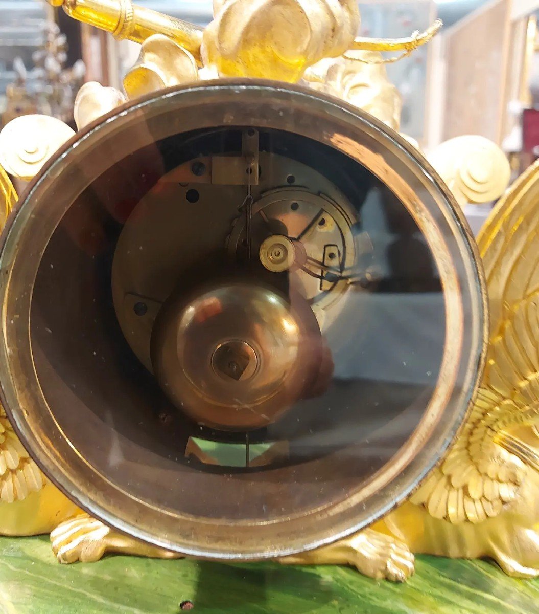 Orologio sostenuto da chimere, Francia, XVIII secolo-photo-1